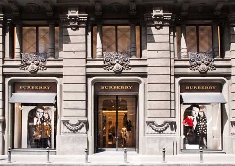 negozi burberry